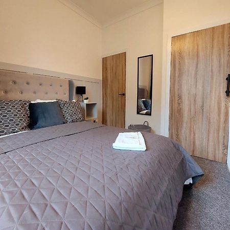 Modern & Bright, G/F, 1Br Apt. Real Hidden Gem Lejlighed Hamilton Eksteriør billede